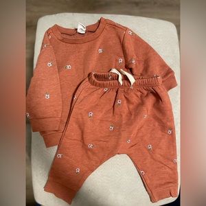 Old Navy 3-6 Months brown two piece sweatsuit with pink flower print